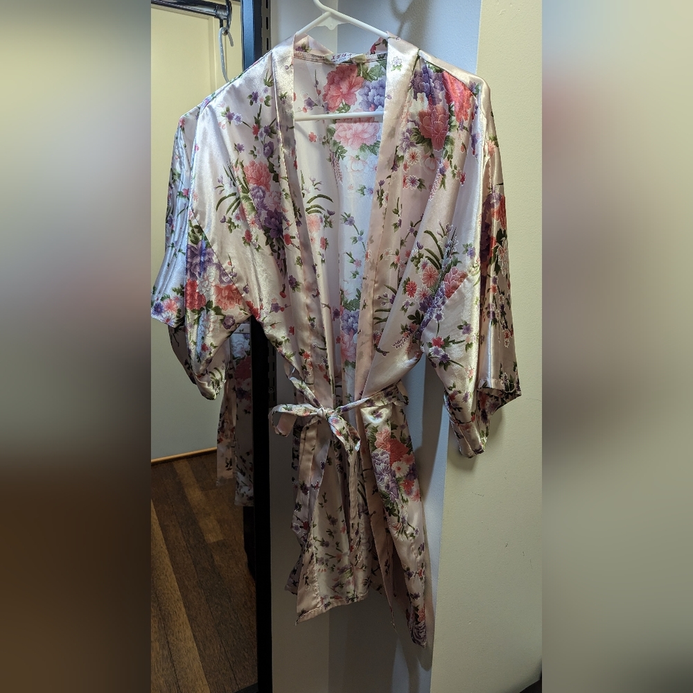 Pink Floral Robe - Picture 6 of 9